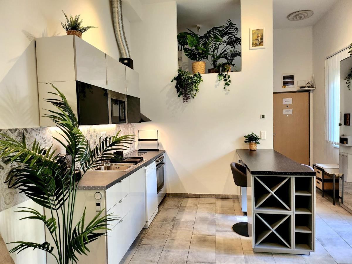 S18 "Garden In The City" Apartment Budapest Ngoại thất bức ảnh