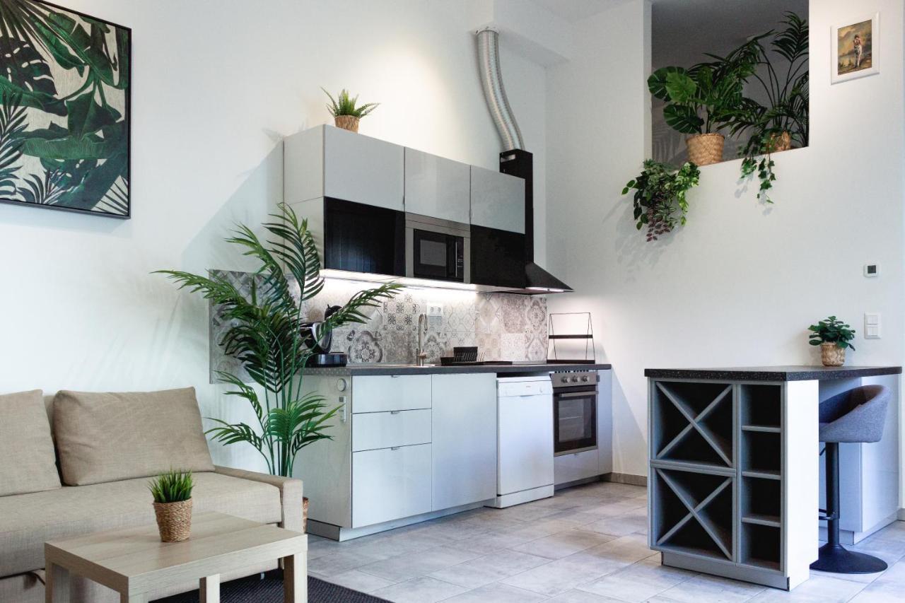 S18 "Garden In The City" Apartment Budapest Ngoại thất bức ảnh